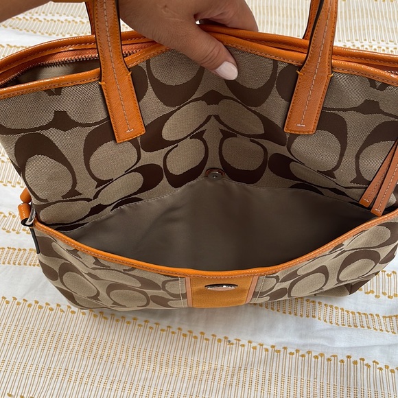 Coach Foldover Crossbody Tote Shoulder Bag - Picture 5 of 6